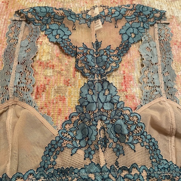 Lace Razorback Bralette🦋 - Picture 4 of 6